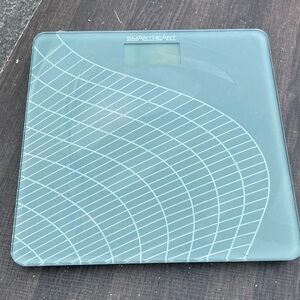 SmartHeart Glass Digital Scale Talking New without box